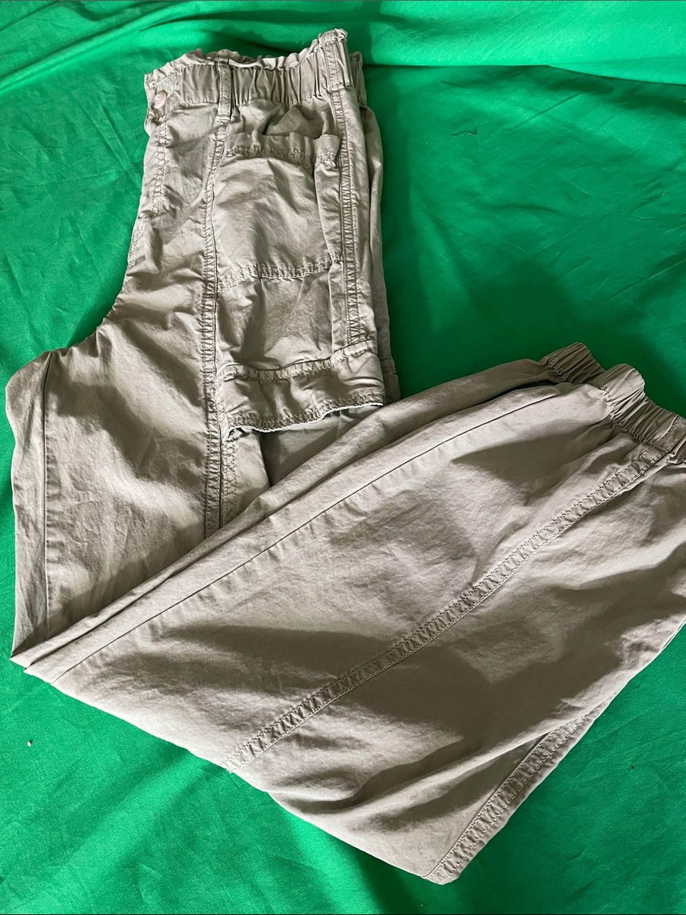 SO Women's Cargo Jogger Pants in Light Olive